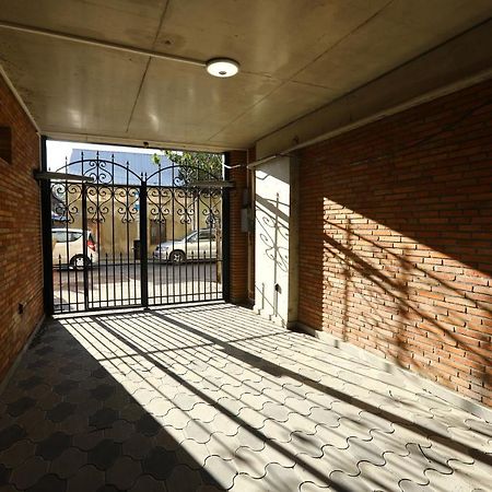 Апартаменти Brick House Тбілісі Екстер'єр фото